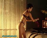 Halle Berry showing her nice big tits in nude movie scenes and nipple ...
