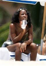 Get More Shocking Photos And Movies With Naked Kelly Rowland