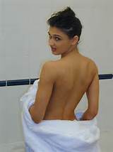Gorgoeus Babe In Shower Soaping Boobs Indian X Tube