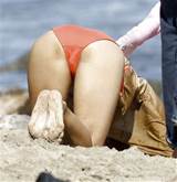 Halle Berry looking cute in bikini on beach and flashing pussy upskirt ...