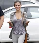 ... of a Unitard â€¢ pantyrazzi: Selena Gomez sweatpants cameltoe â€” 1