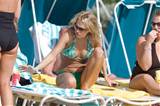 carrie_underwood_27199_carrie_underwood_bikini_candid_bahamas_12_07 ...