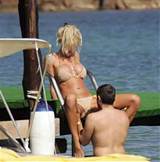 Victoria Silvstedt tits slip in public and exposing pussy upskirt papa ...