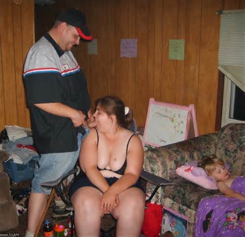 Redneck WTF Classless Parenting FAIL Photo