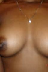 Pretty black girlfriend flaunts her wet and aching pussy