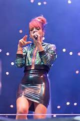 Lily Allen Pussy Upskirt Onstage In Germany!