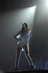 Selena Gomez Pussy Lips Flashing on The Stage Performs Live in Madrid