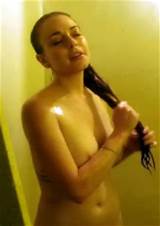 Lindsay Lohan taking a shower from Vlad | Total Climax