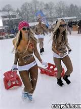 PICTURES > WHO WANTS SOME ICE COLD PUSSY?