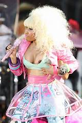 Nicki Minaj Pops A Nipple Perfoming Live On Good Morning America
