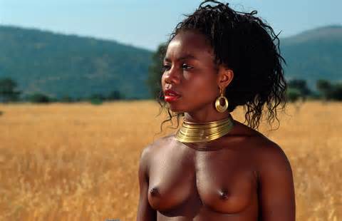 ebony beauty topless tits outdoor diana-h