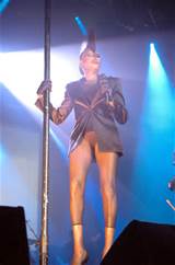 Grace Jones : 60 ans et plus HOT que les Pussycat Dolls !