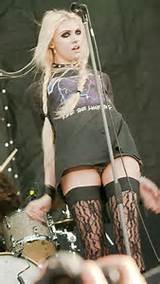 Taylor Momsen Pussy Lip Slip & Upskirt Crotch |