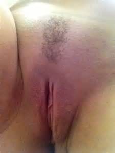 Tasty looking pussy. Looks delicious for sucking. I bet you love doing ...