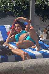 Selena Gomez spreads her legs to show bikini pussy shots and her ...