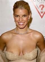 Jessica Simpson pussy slip and nipple slip paparazzi pictures ...