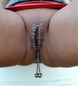 passionforher:Heavy pierced pussyHardware